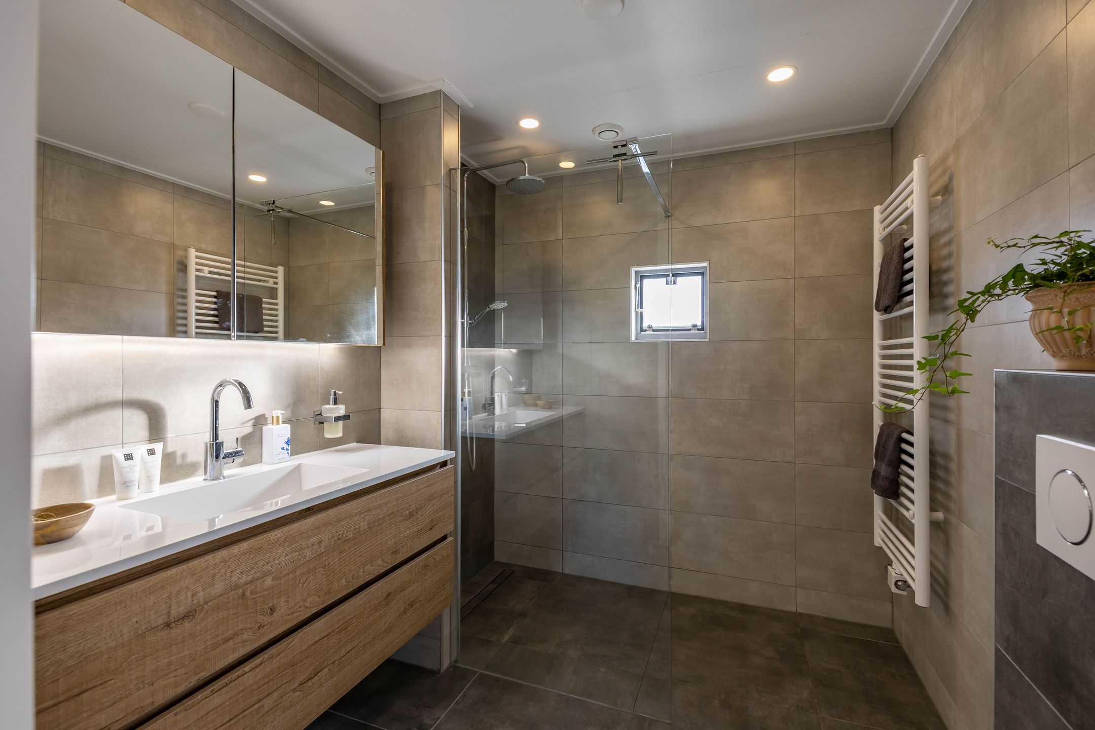 Photo 33 of Kromhoutstraat 15-A