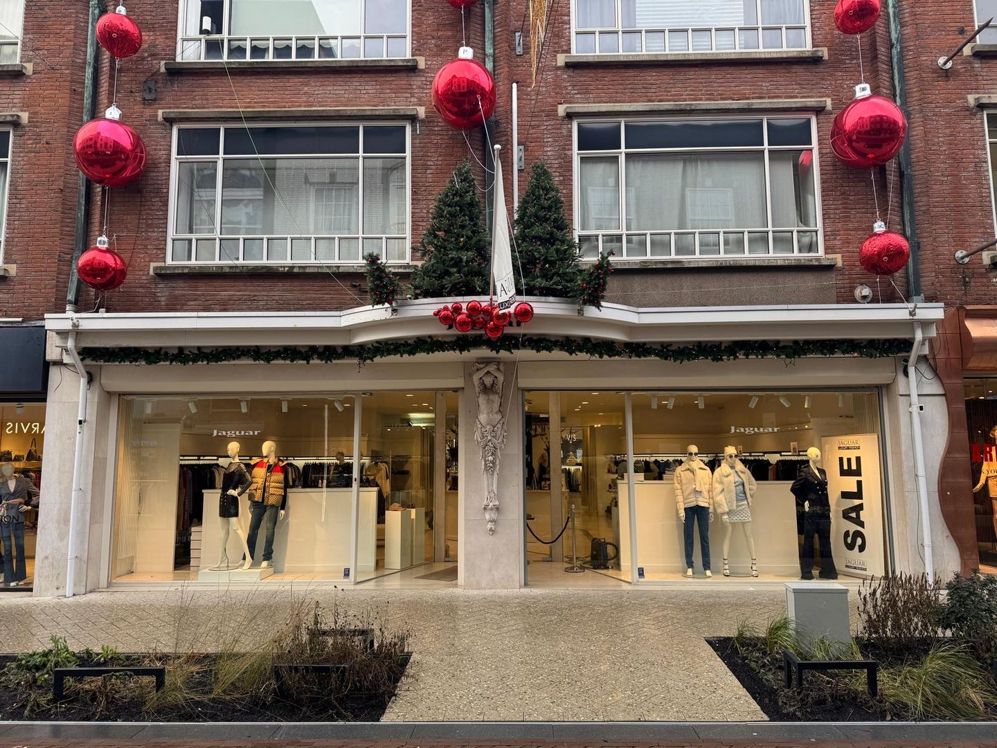 View photo 2 of Hooghuisstraat 12-14