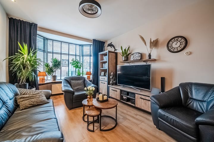 Foto 11 van Ooievaarstraat 25