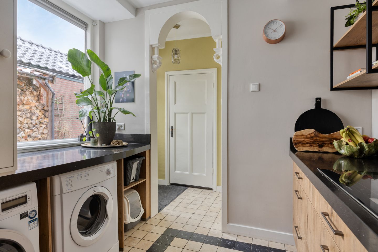 Photo 14 of Beatrixstraat 12