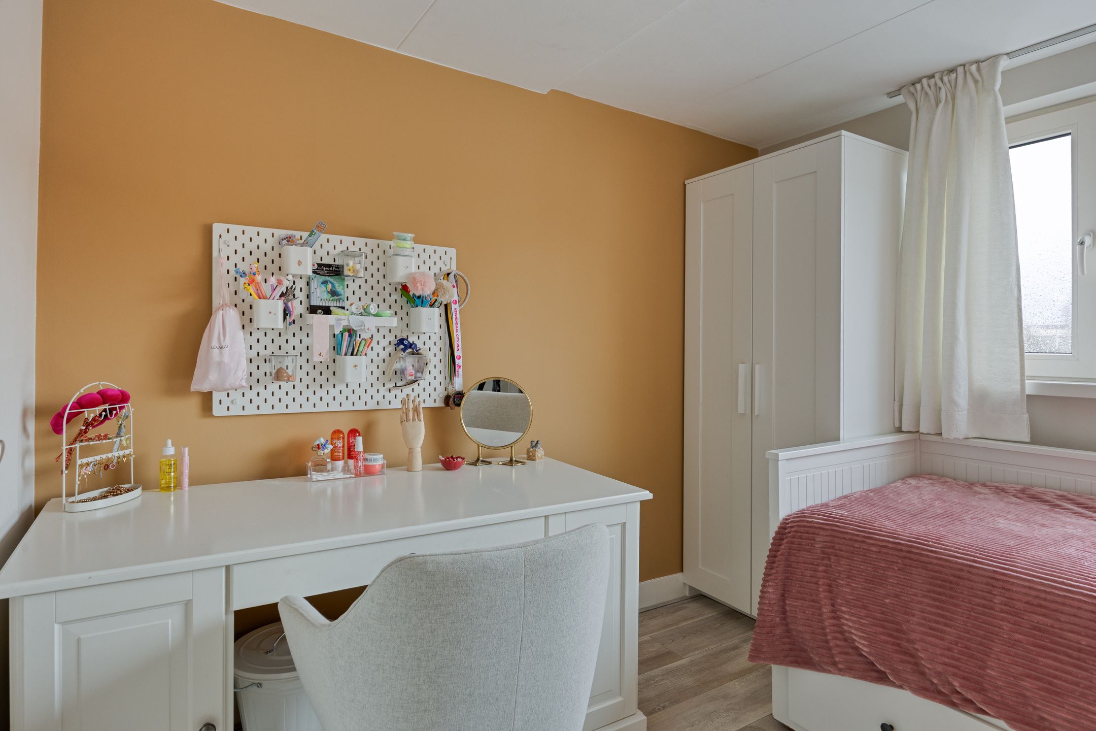 Photo 24 of Beatrixstraat 12