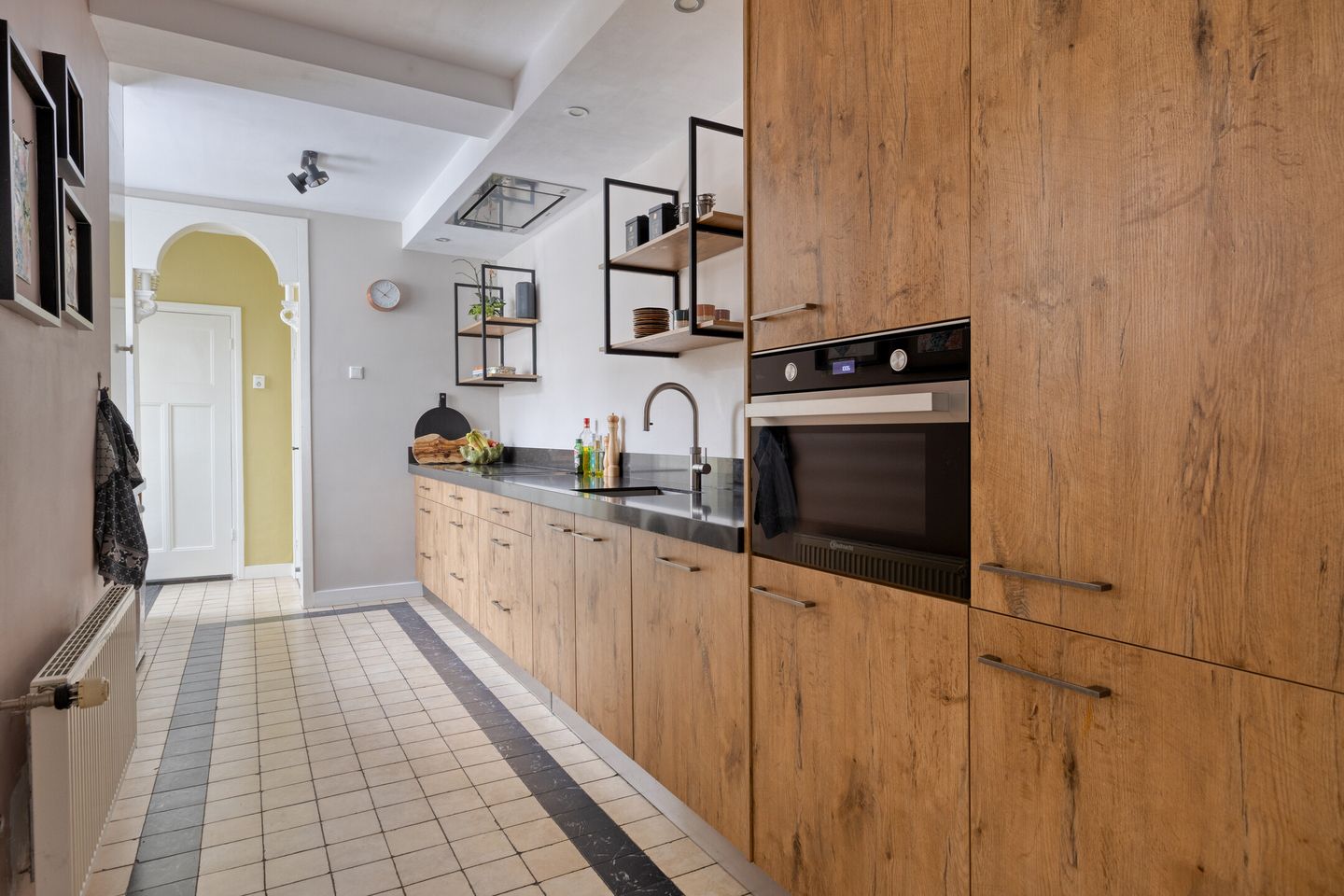 Photo 4 of Beatrixstraat 12