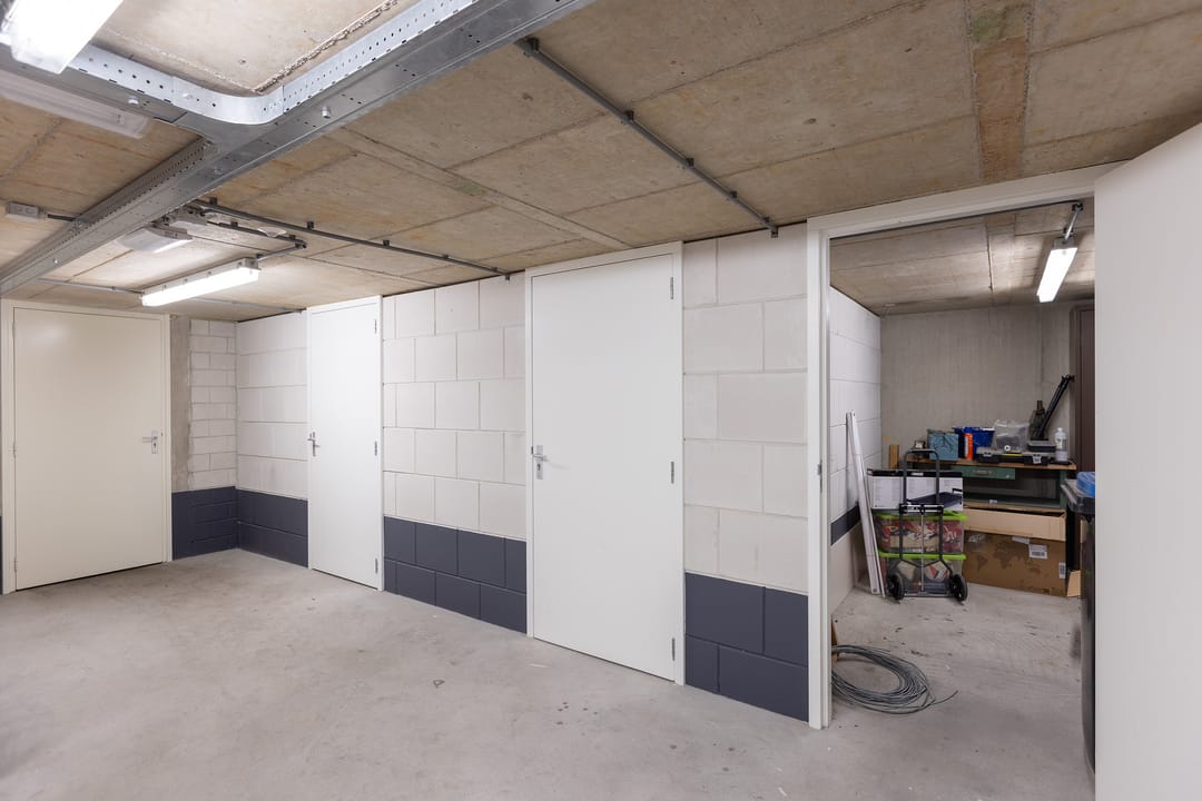 Photo 31 of Brink 6-F