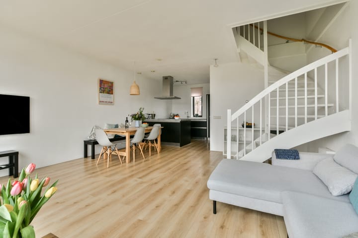 Foto 9 van Eva Besnyöstraat 395