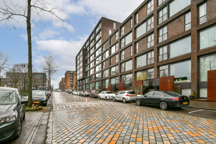 Foto 22 van Eva Besnyöstraat 395