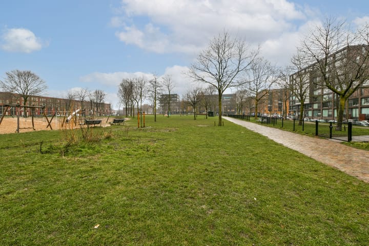 Foto 23 van Eva Besnyöstraat 395