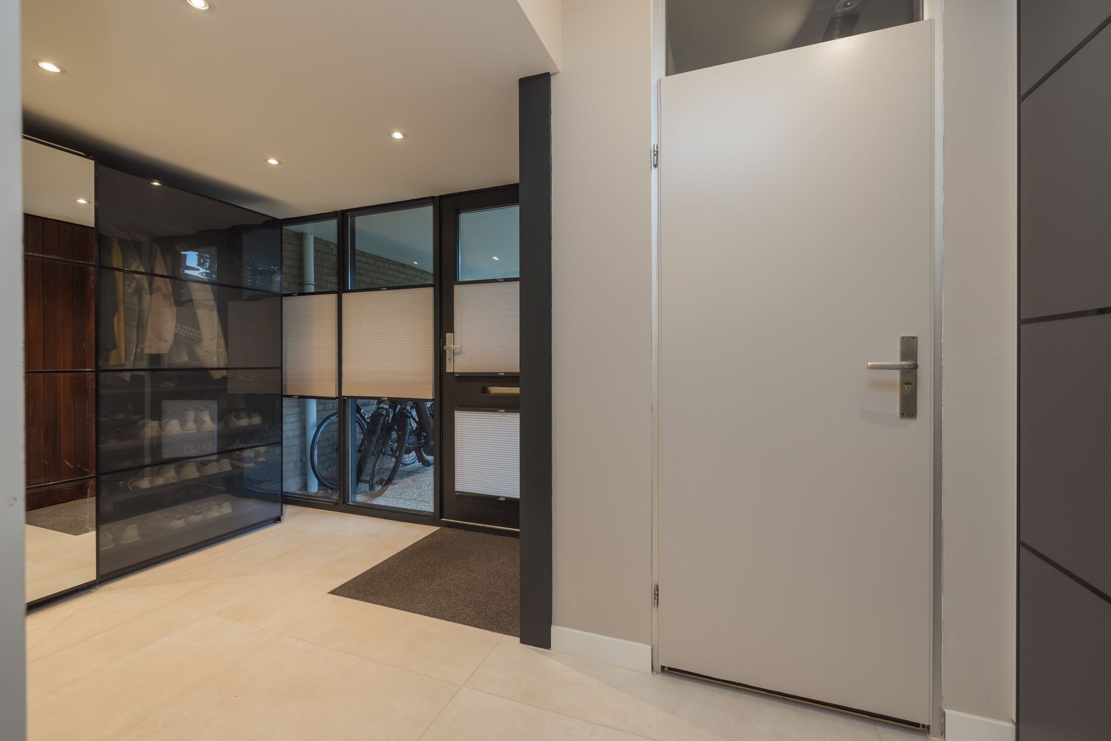 Foto 3 van Aert van Neslaan 70