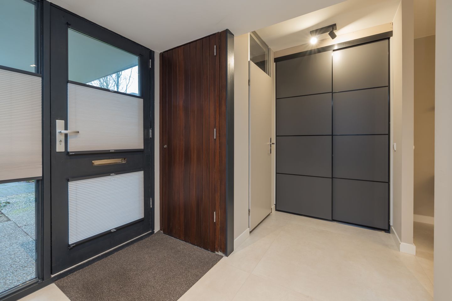 Foto 5 van Aert van Neslaan 70