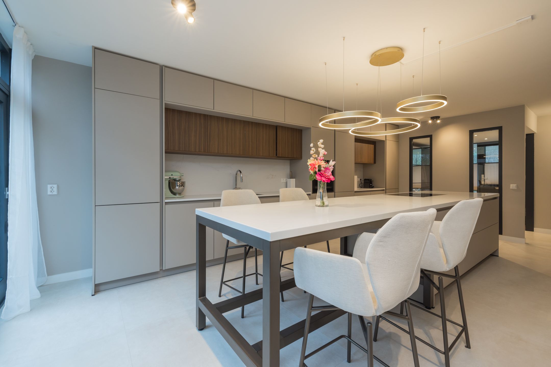 Foto 9 van Aert van Neslaan 70