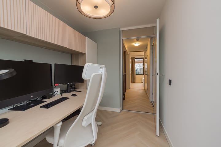 Foto 32 van Aert van Neslaan 70