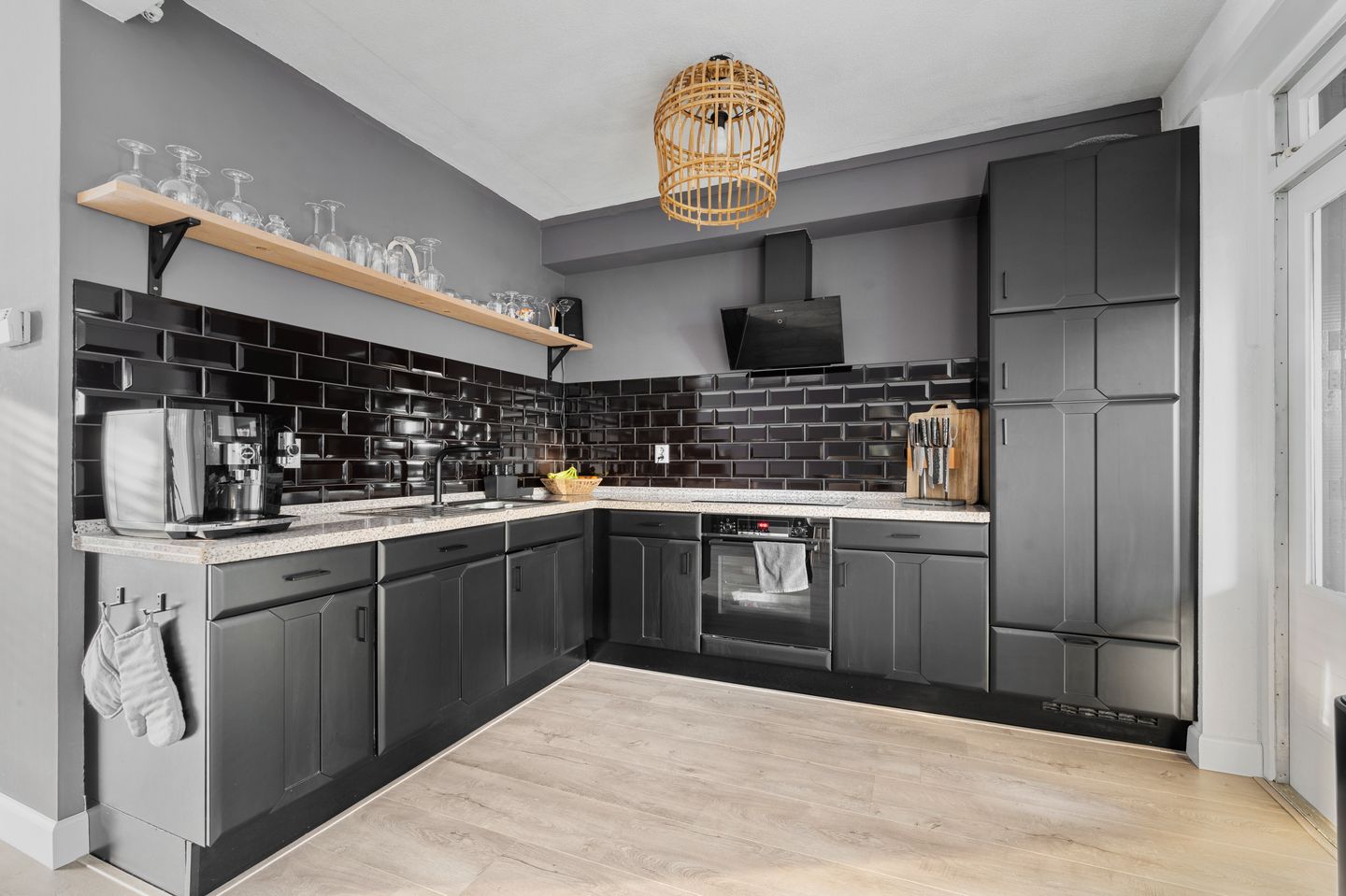 Foto 14 van Voeghoutenstraat 49