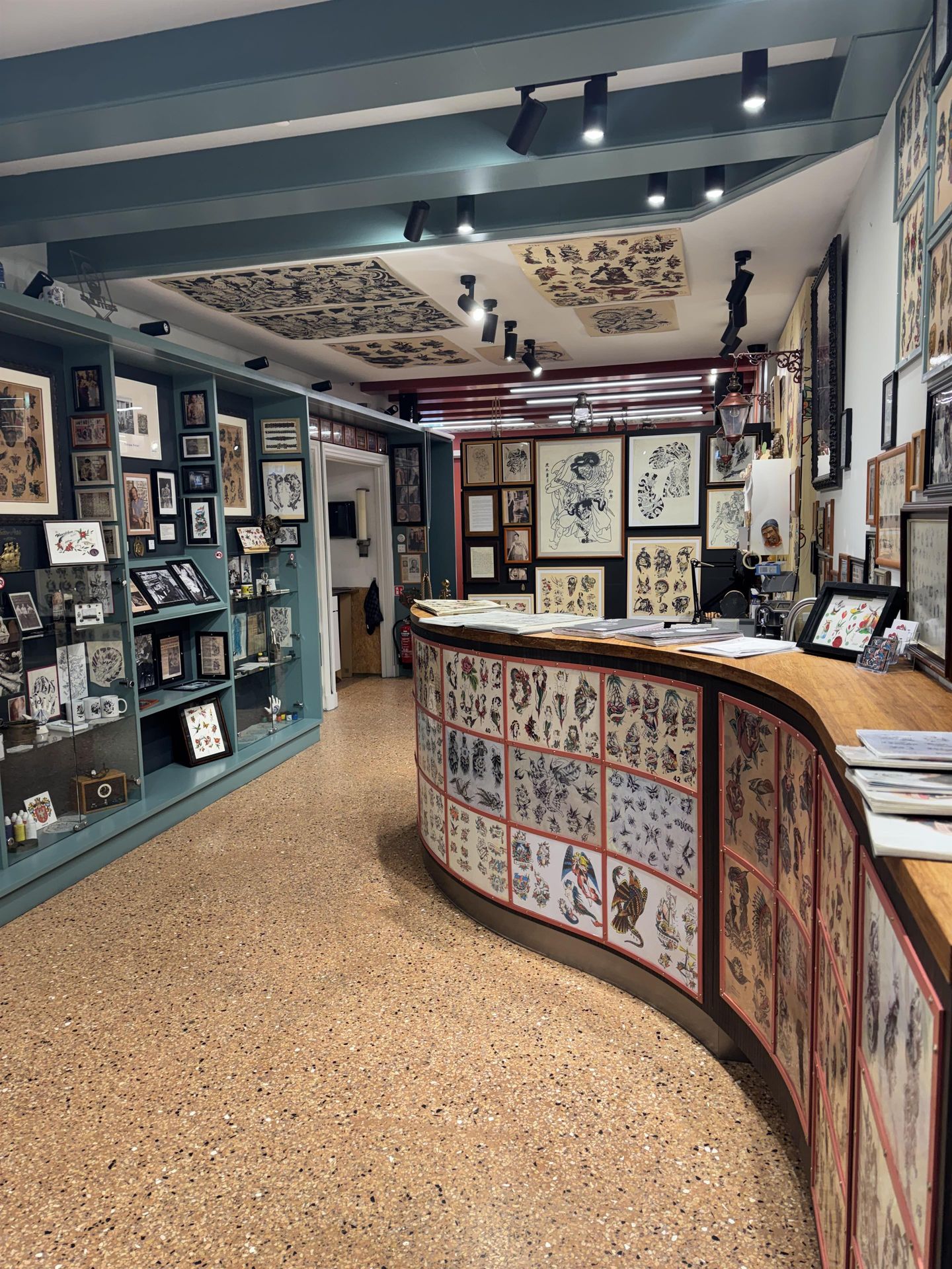 View photo 4 of Nieuwebrugsteeg 28