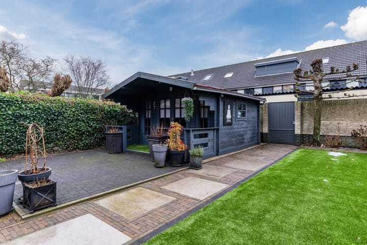 Foto 38 van Maasbommelstraat 36