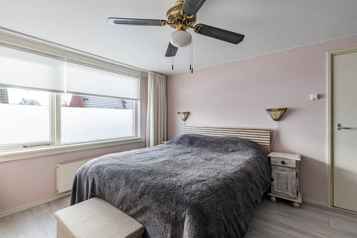 Foto 26 van Professor Camperstraat 16