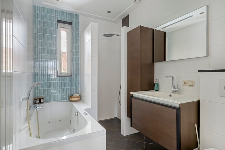 Foto 19 van van Maanenstraat 31