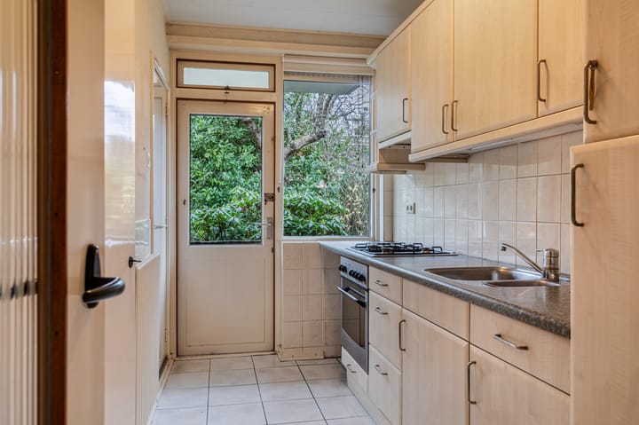 Photo 14 of Paterswoldseweg 464