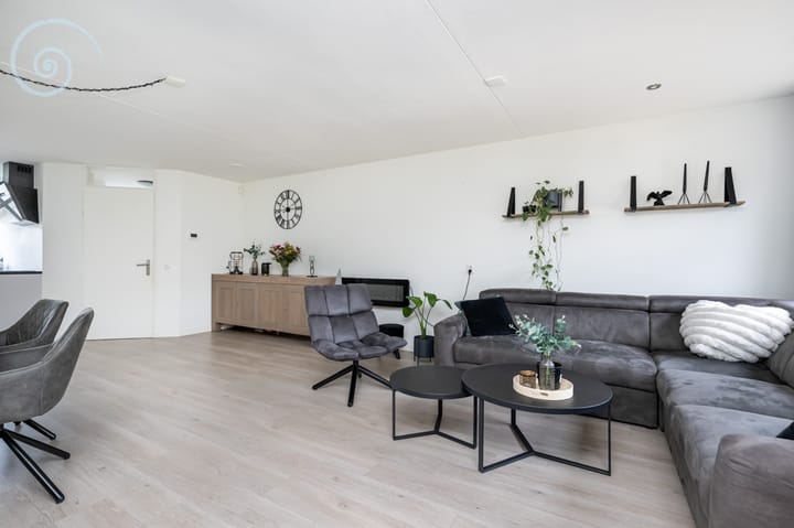 Photo 10 of Botter 9