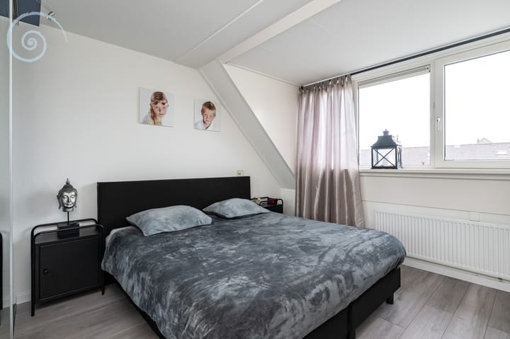 Photo 18 of Botter 9