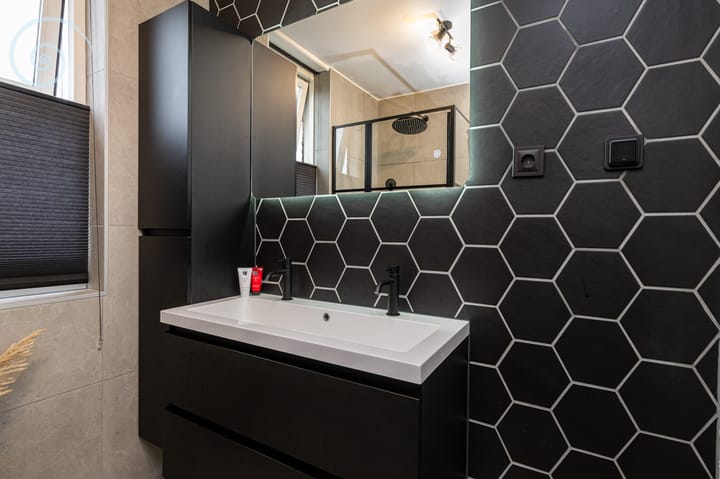 Photo 24 of Botter 9