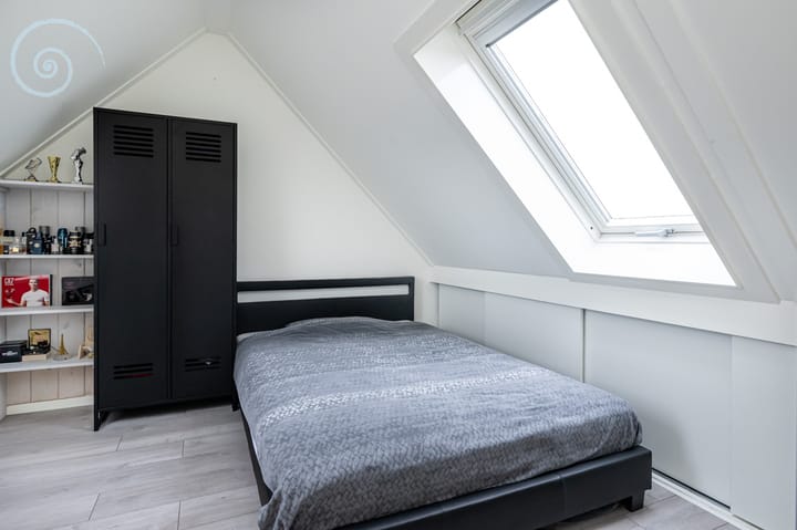 Photo 27 of Botter 9