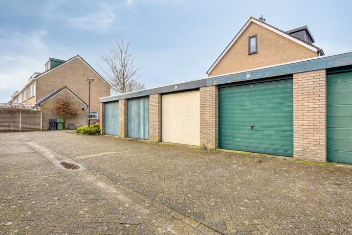 Foto 1 van van der Helstlaan 35-D