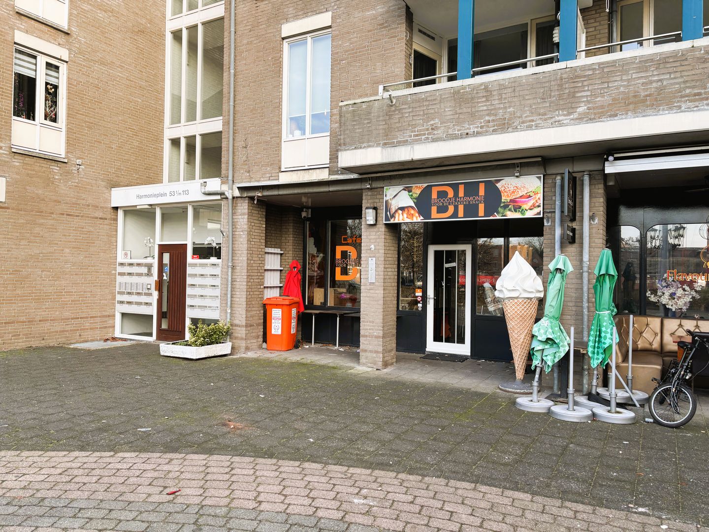 Bekijk foto 3 van Harmonieplein 39