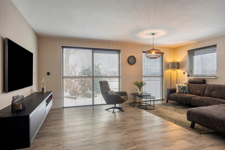 Photo 13 of Waterlelie 7