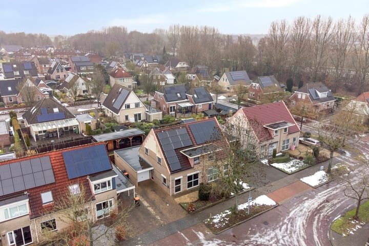 Photo 42 of Waterlelie 7