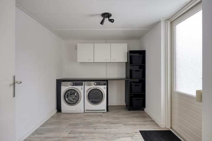 Photo 21 of Waterlelie 7