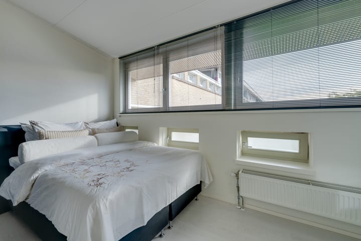 Foto 31 van Aalbersestraat 242-A