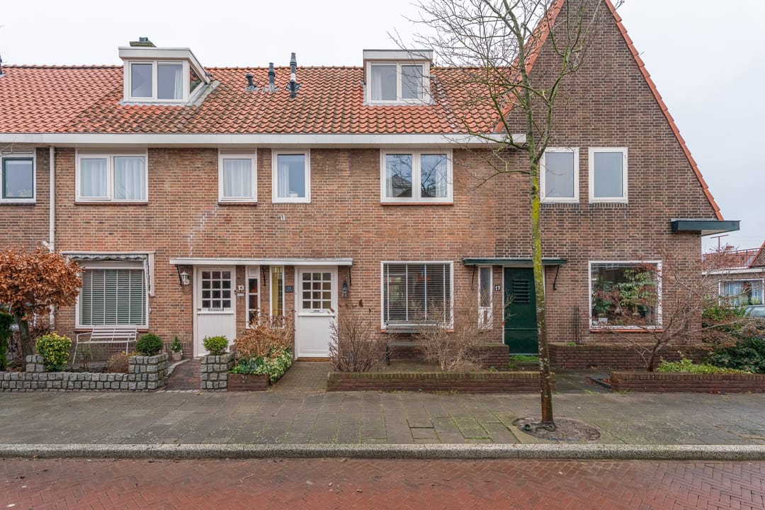 Photo 2 of Borneostraat 15