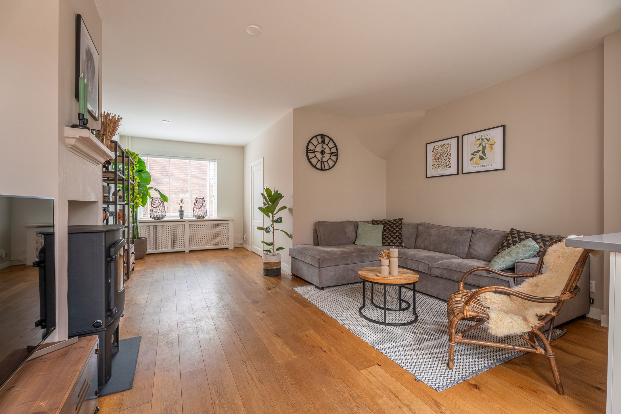 Photo 3 of Borneostraat 15