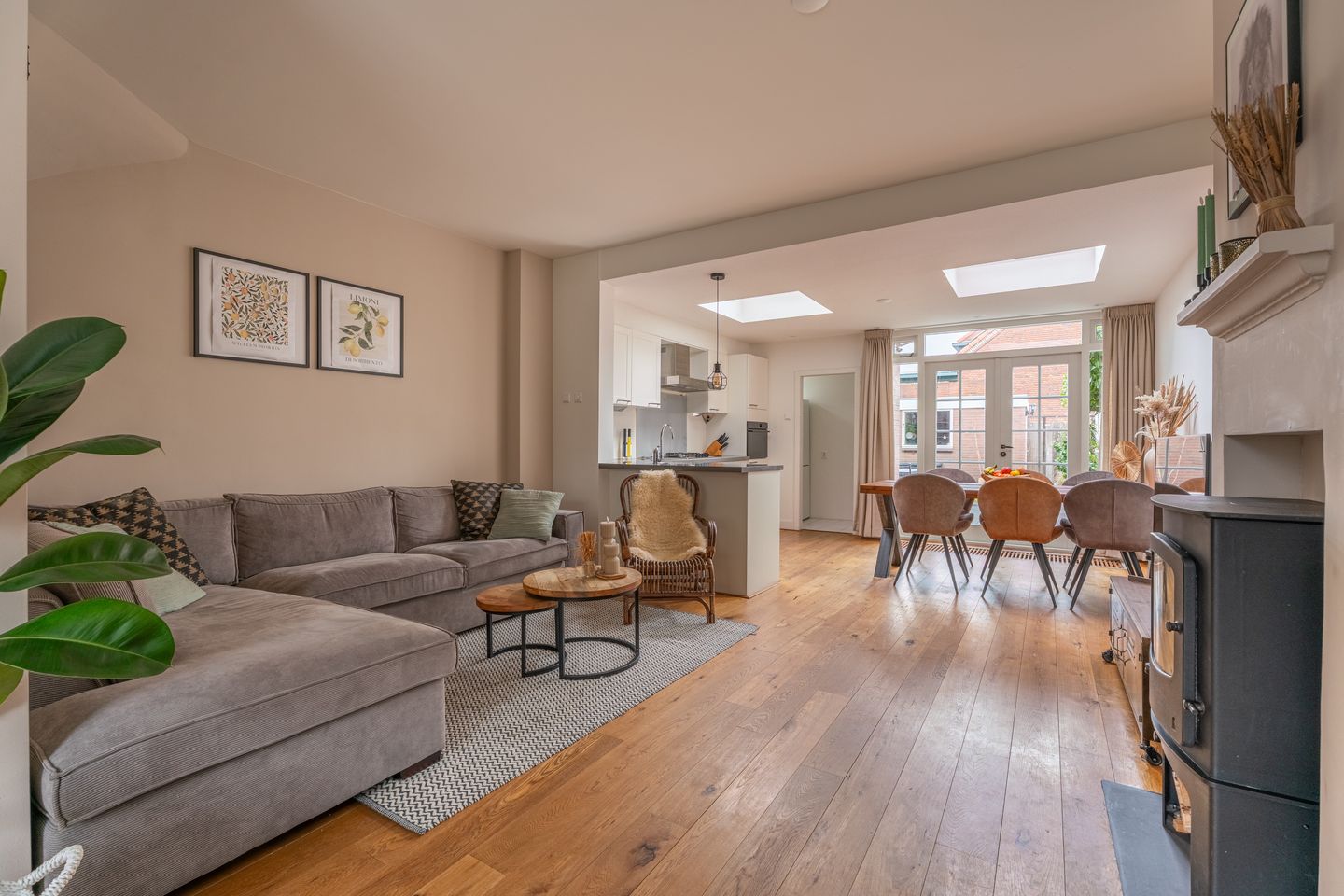 Photo 4 of Borneostraat 15