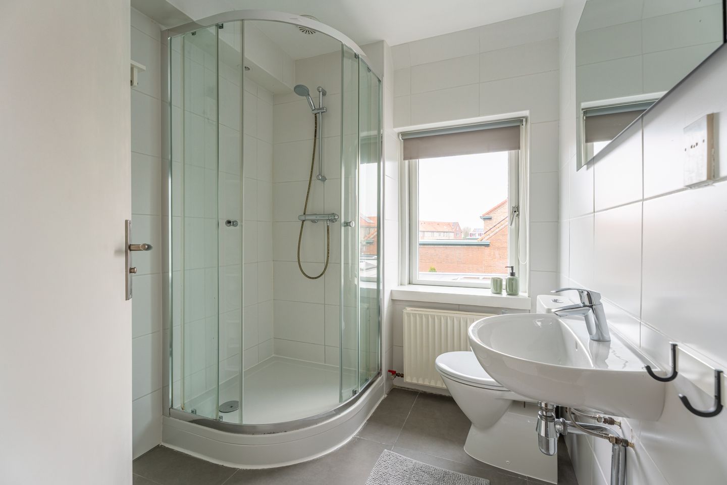 Photo 20 of Borneostraat 15