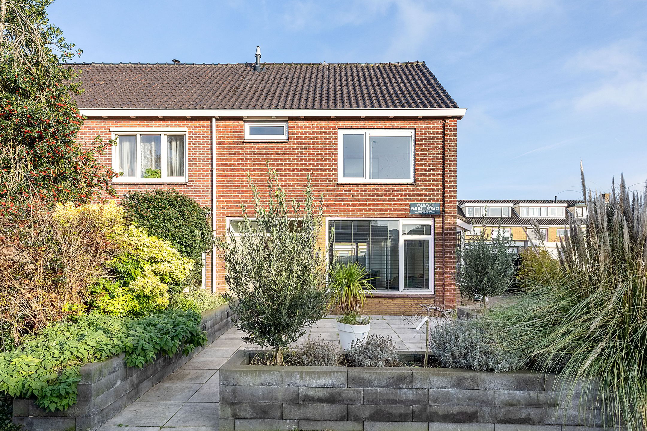 Buying a house in The Netherlands., Walraven van Hallstraat 5