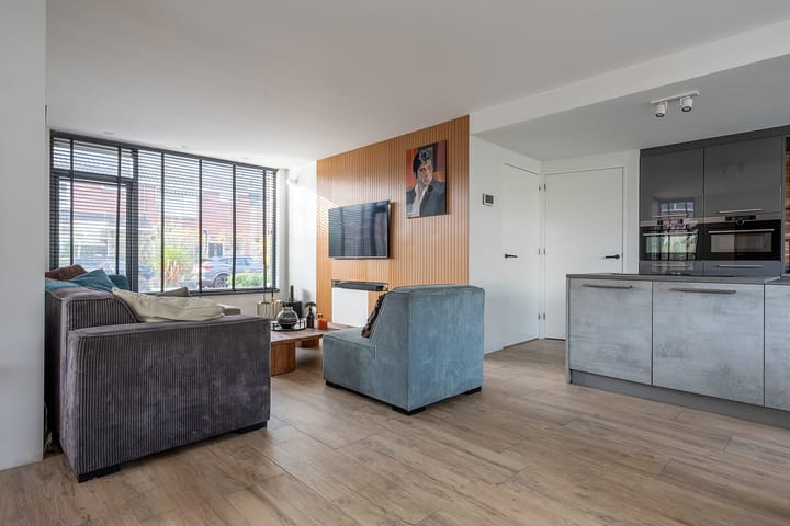 Foto 25 van Walraven van Hallstraat 5