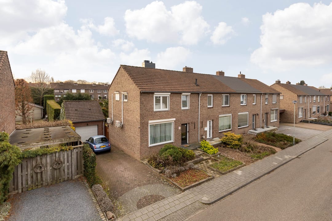 Foto 1 van Doctor Poelsstraat 16