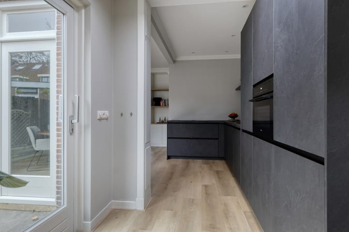 Foto 21 van Ambonstraat 85