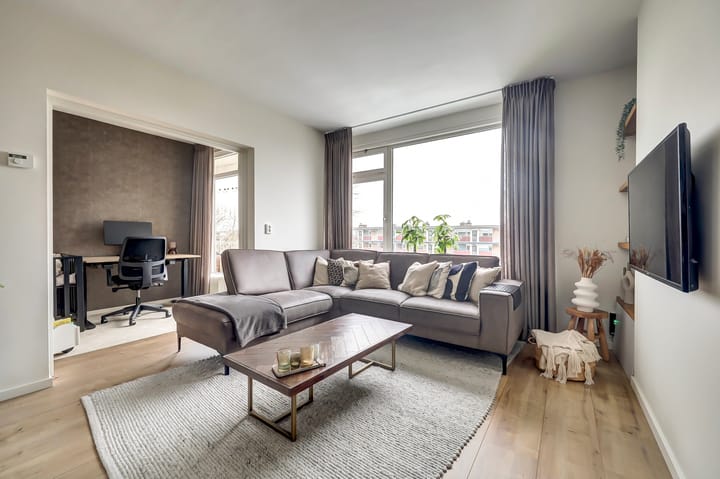 Photo 4 of van Beresteynstraat 111