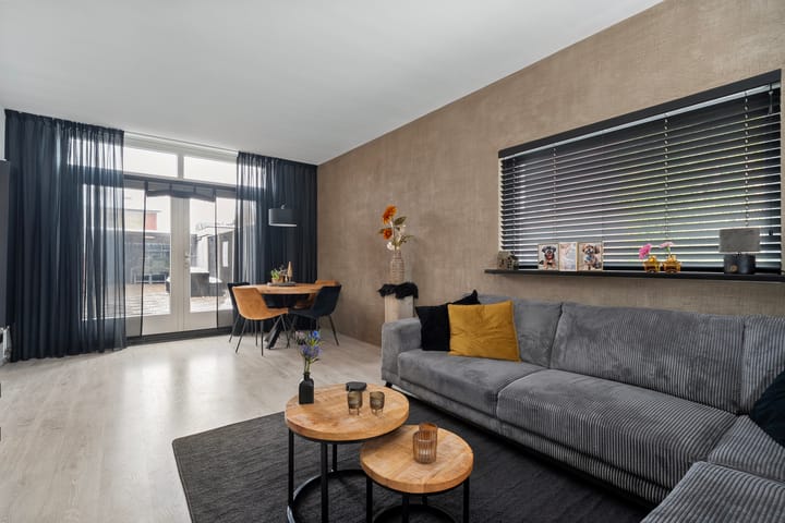 Foto 8 van D H van der Scheerstraat 35