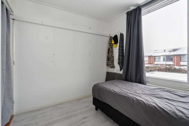 Foto 22 van D H van der Scheerstraat 35