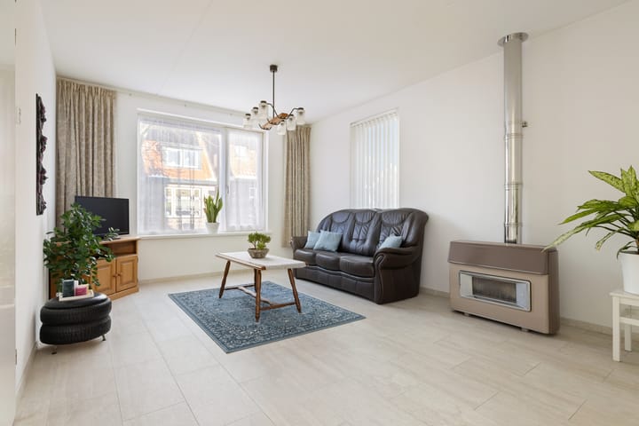 Photo 3 of Dokter Rutgers van der Loeffstraat 8