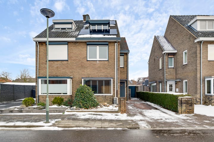 Foto 38 van Hoolstraat 12