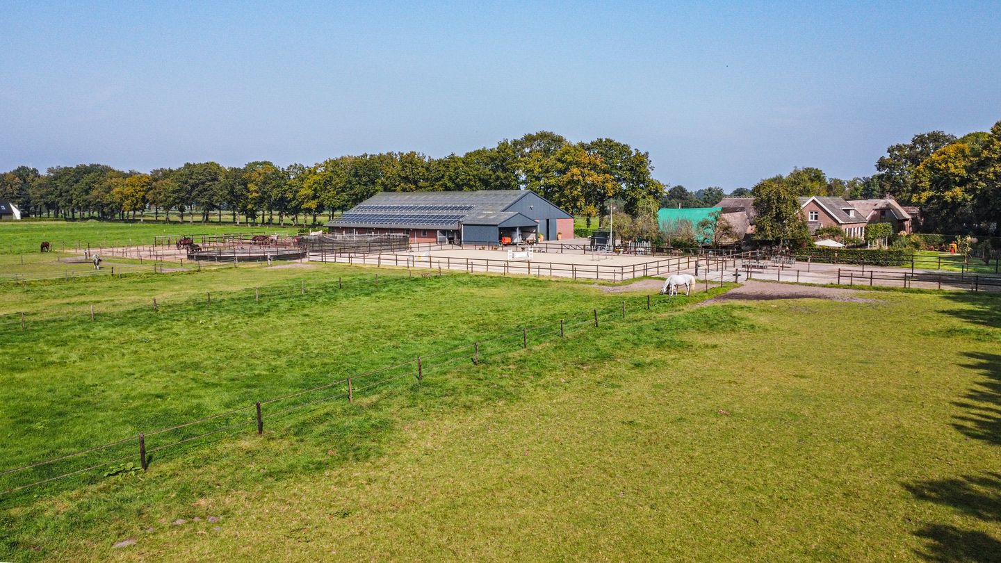 Bekijk foto 3 van Oosterveen 35