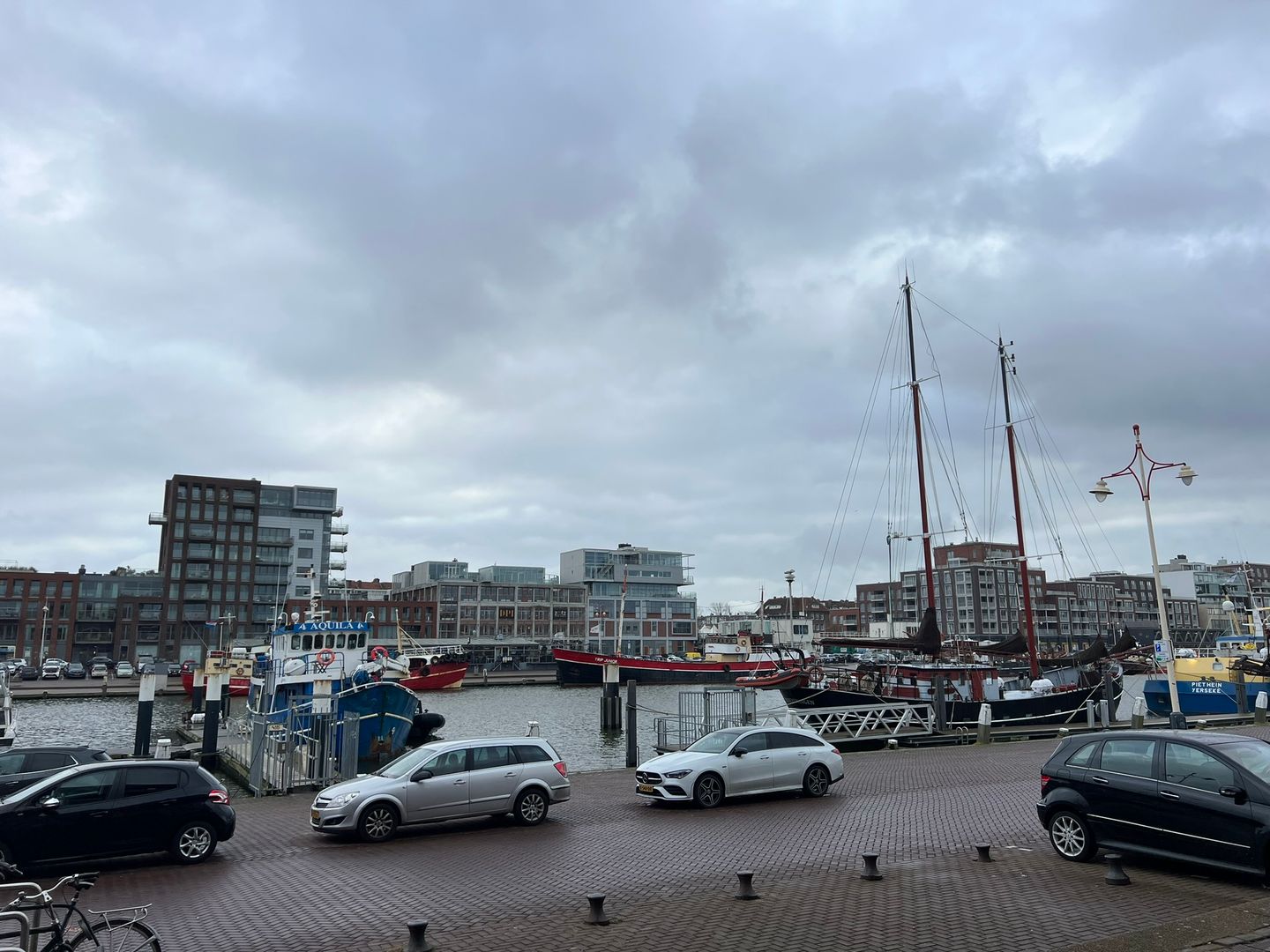 Bekijk foto 2 van Dr. Lelykade 10