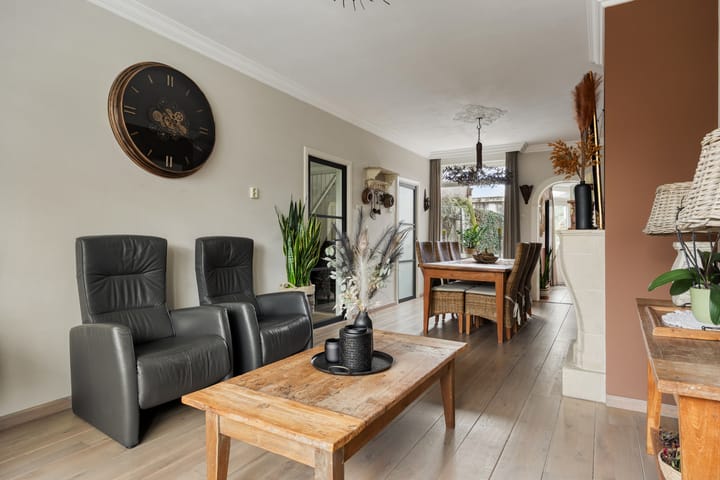 Photo 3 of Moleneindstraat 49