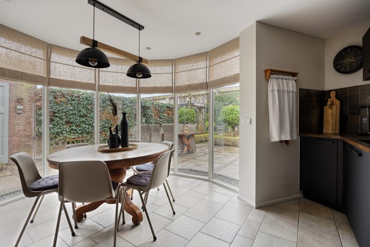 Photo 8 of Moleneindstraat 49