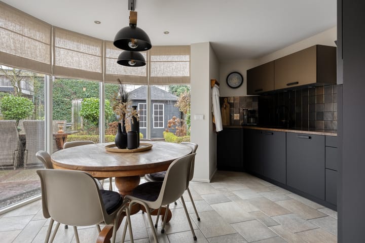 Photo 10 of Moleneindstraat 49