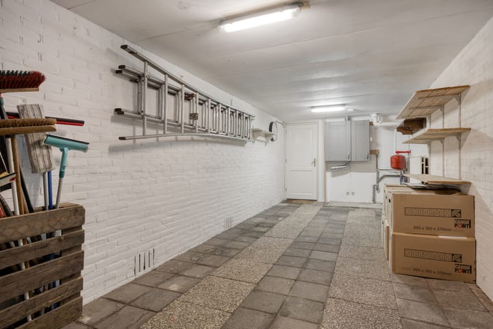 Photo 19 of Moleneindstraat 49