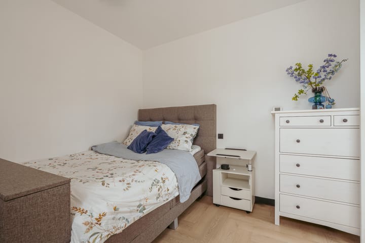 Foto 12 van Eikenrodelaan 1